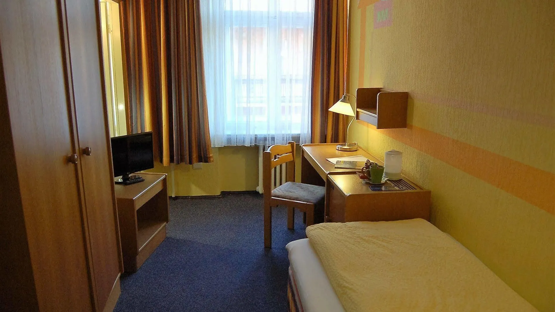 Hotel Graf Pueckler Berlin 2*,